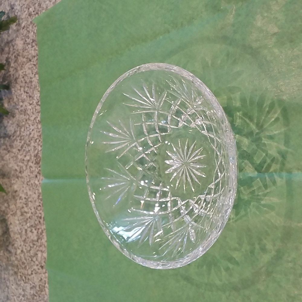 Cut Crystal Serving Bowl With Fan & Diamond Motif